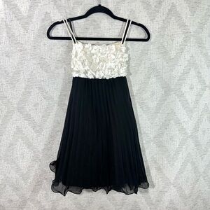 Biscotti girls cocktail black pleated skirt dress with floral applique size 12